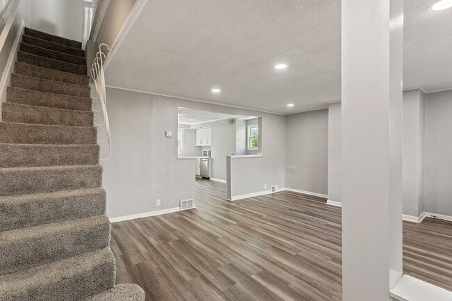 Photo - 147 Amabell St