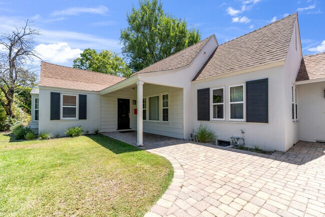 Photo - 11944 Hesby St