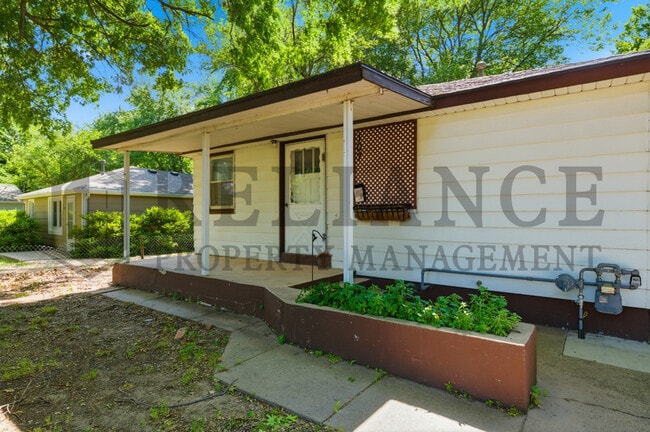 Photo - 107 Queen St