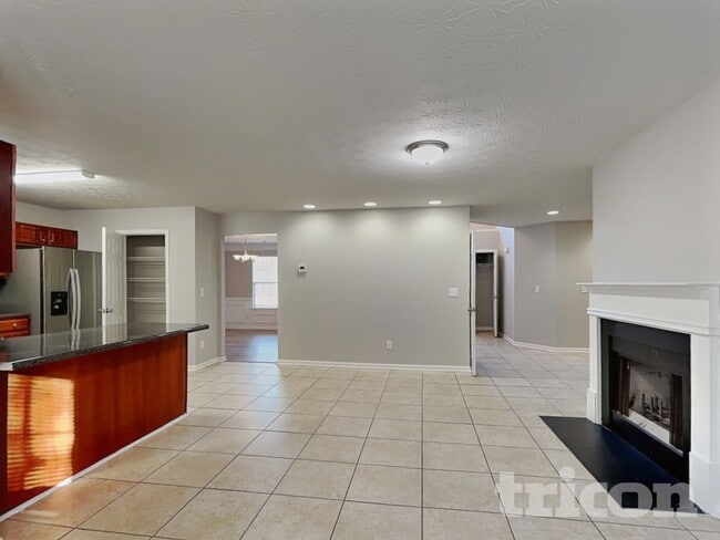 Photo - 5005 Eagle Creek Dr