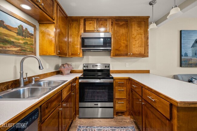 Photo - 3801 Halsey St Unit Apt 215