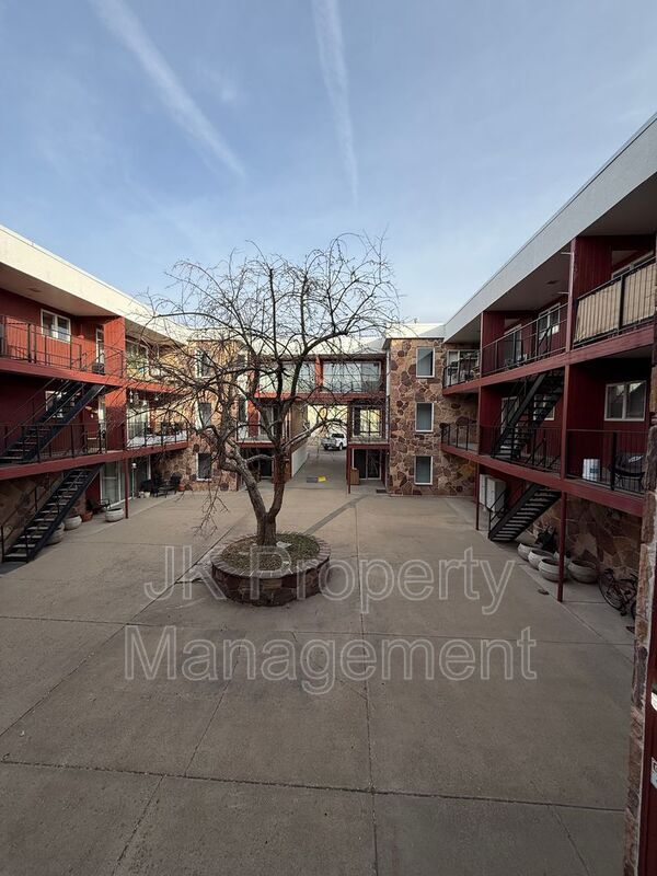 Photo - 2300 14th Ave S