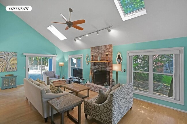 Photo - 6 Orchard Ln