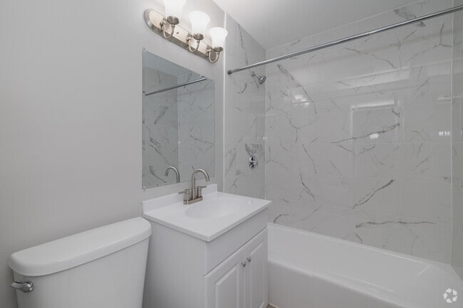 2BR, 1BA - 900SF - Kitchen
