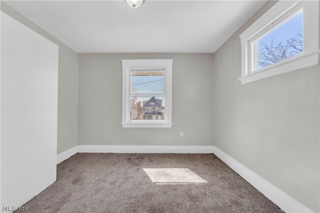 Photo - 9720 Denison Ave Unidad 2/UP