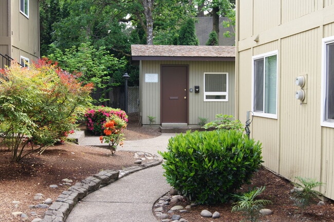 Photo - Cedar Crest Apartments