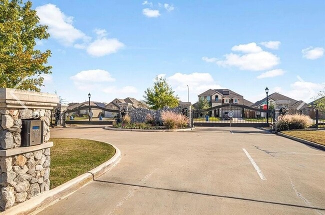 Photo - 15419 Royce Holly Dr