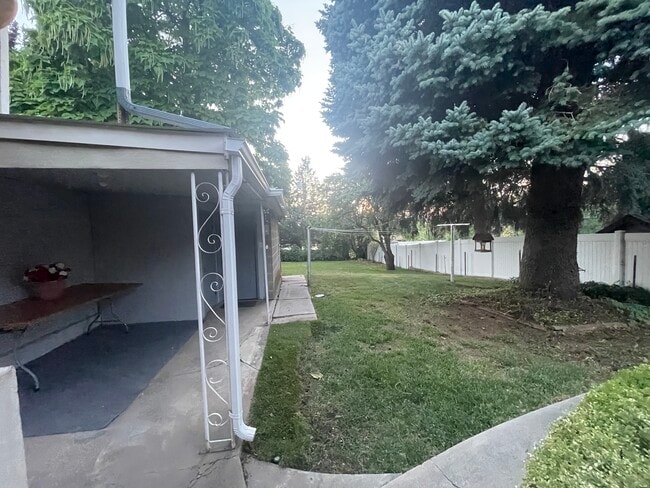 Photo - 3645 Gramercy Ave