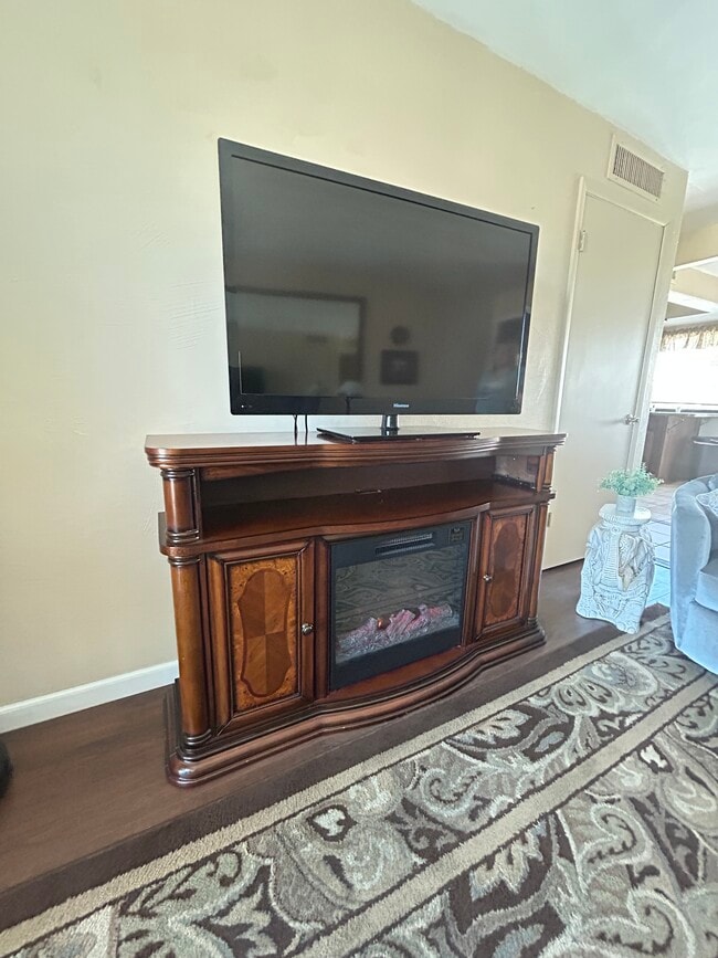 Fire Place - 1788 Bahama Ave Unit D