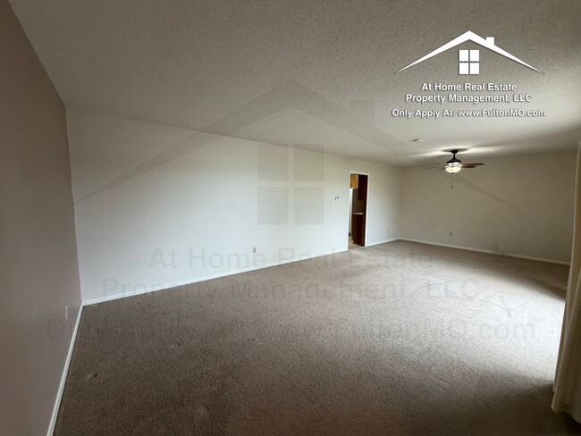 Photo - 1803 N School Blvd