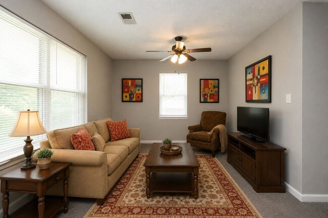 Building Photo - 305 Sunrise Ln