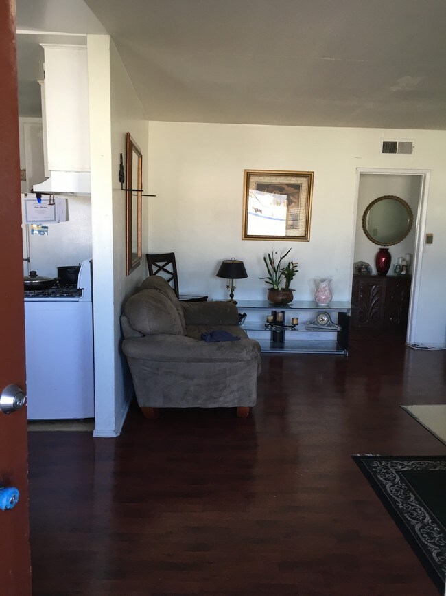 Living room - 11041-11043 Sherman Way