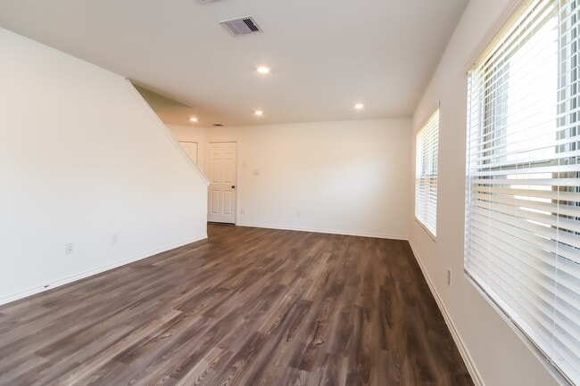 Photo - 32722 Orchard Haze Dr