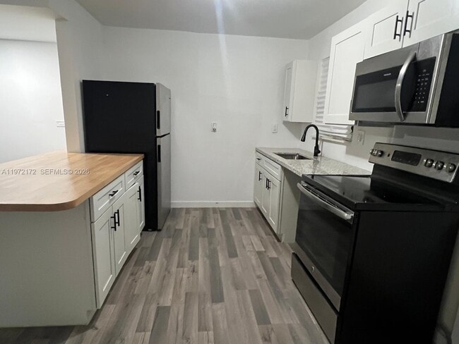 Photo - 1560 NE 151st St