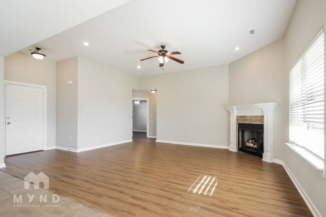 Photo - 430 Capri St