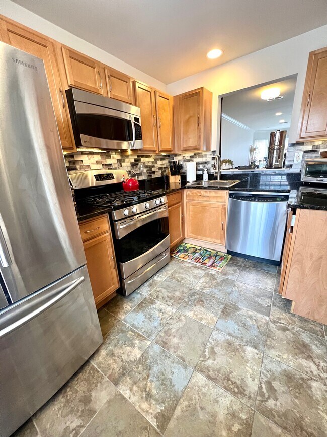 Photo - 118 Adamecs Way