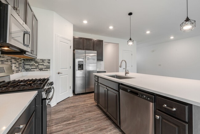 Photo - 1024 Moraine Dr