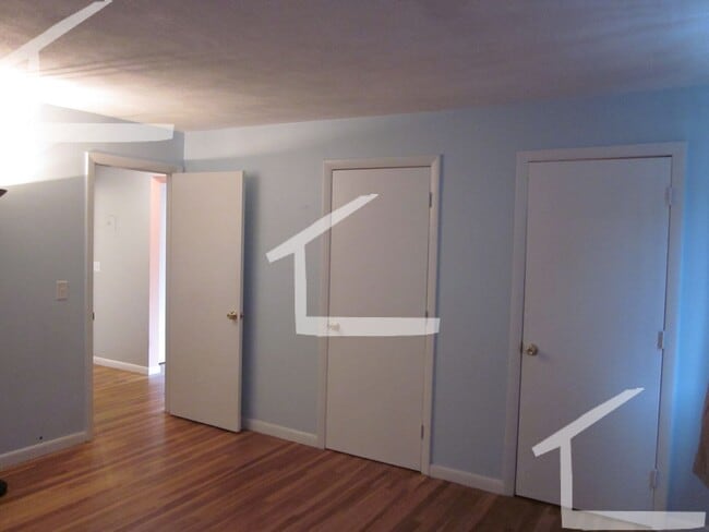 Building Photo - Nice 2 bed in Allston