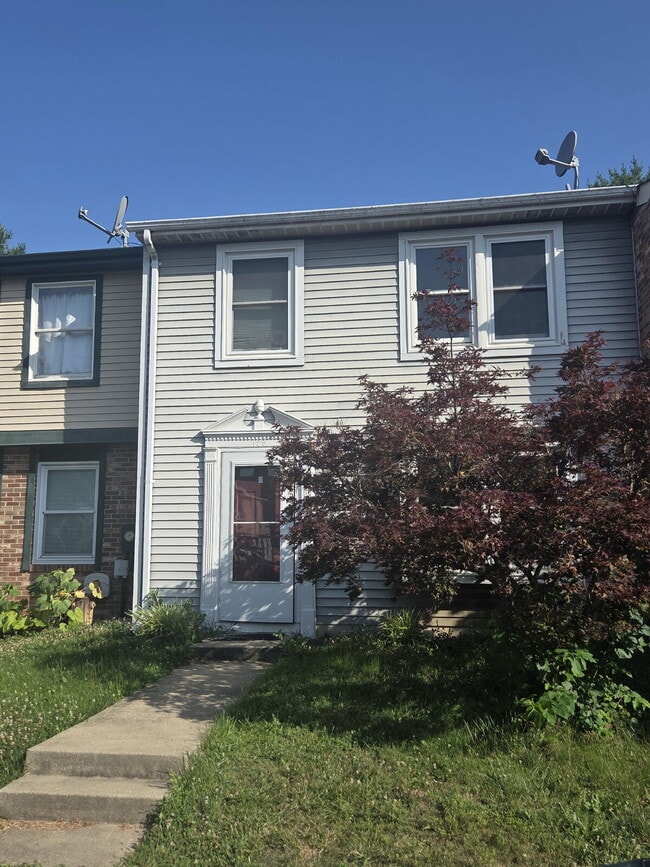 Building Photo - "Charming 3-Bed Townhouse Retreat in Walkersville - Spacious 1,280 Sq Ft Living with 1.5 Baths!"