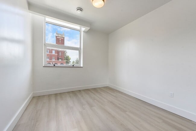 Photo - The Benedict