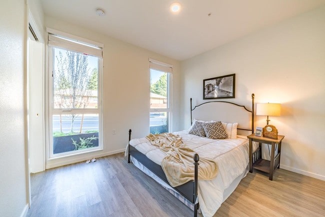 Photo - Franklin Flats