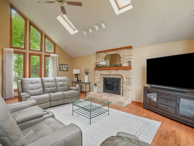 Photo - 7832 Country Brook Ln