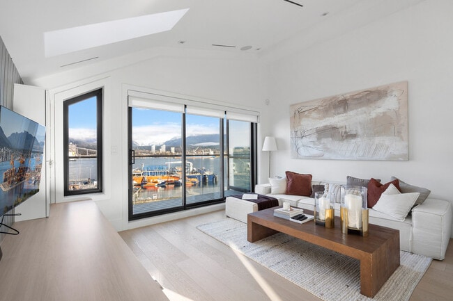 Building Photo - 2857 Wall St Unit ID1051935P