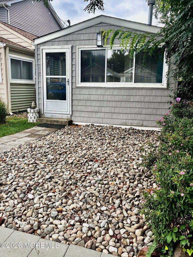 106 6th Ave