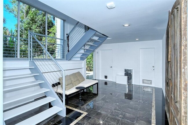 Photo - 213 N Washington Dr