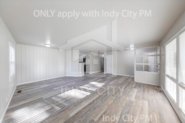Photo - 3118 N Richardt Ave