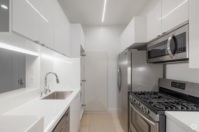1BR, 1 BA - 703SF
