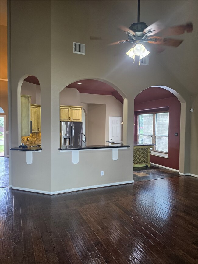 Photo - 1138 Sussex Trail