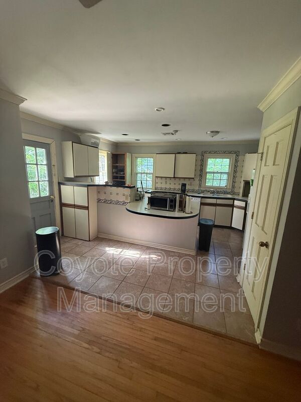 Photo - 1524 S Jamestown Ave