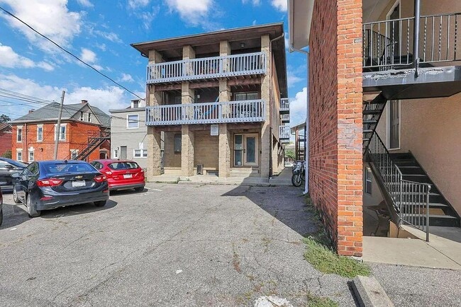 Photo - 91 W 9th Ave