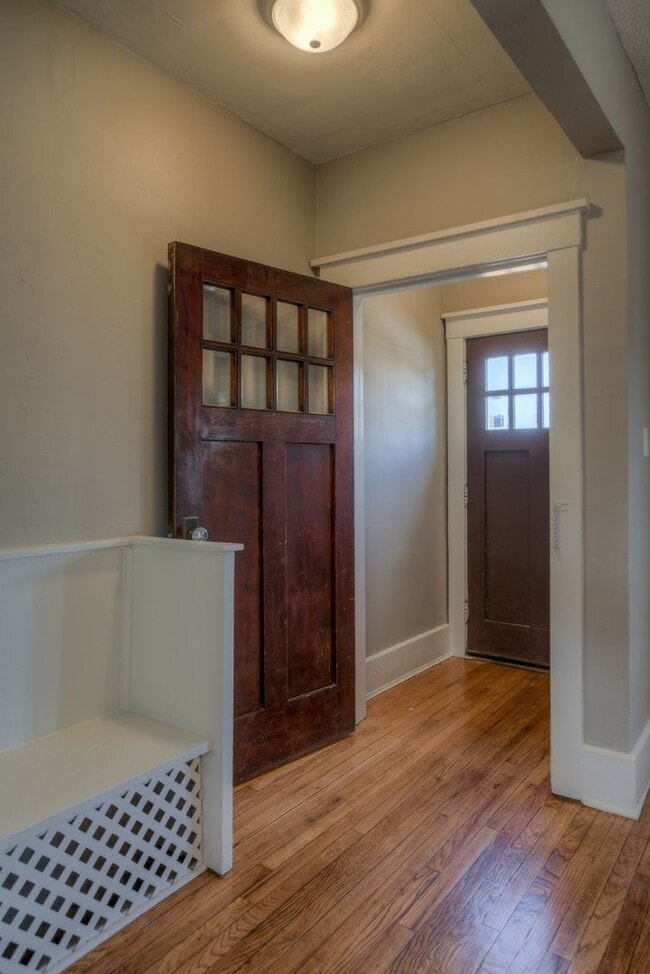 3919-3919 Farnam St Unit 3915 Farnam