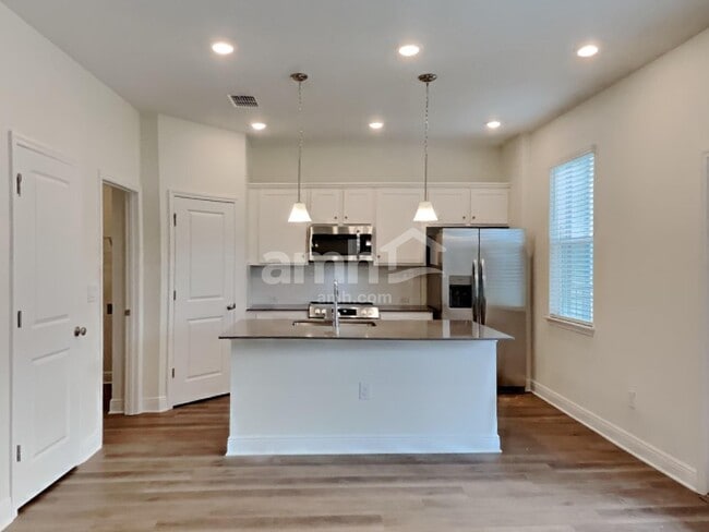 Photo - 27173 St Andrews Ave