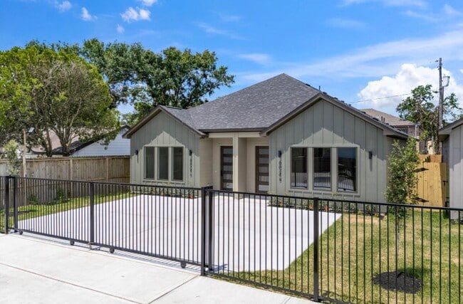 Photo - 6624 St Augustine St