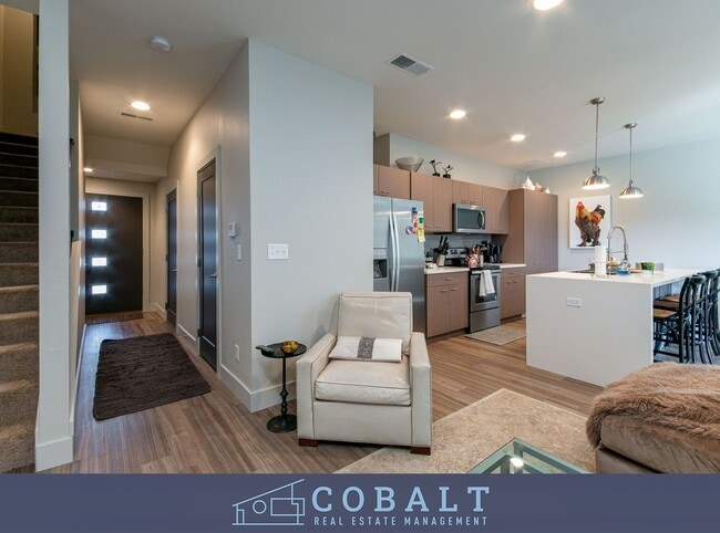 Luxury Town Home Located in Grand Mere - Luxury Town Home Located in Grand Mere