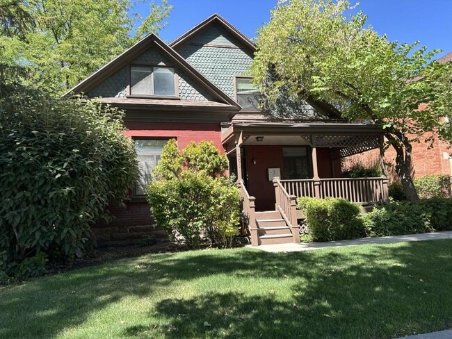 Building Photo - 550 W 400 N