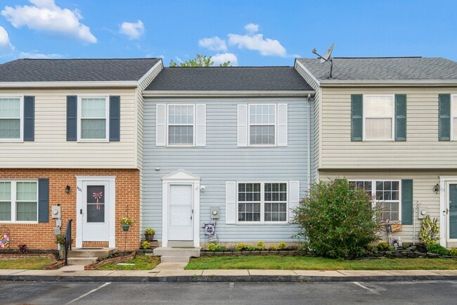 Photo - 411 Old Oak Pl