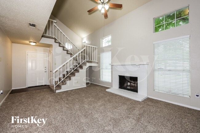 Photo - 208 Spanish Moss Dr