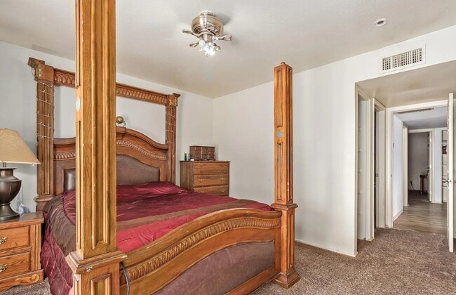 1312 E Hopi Cir