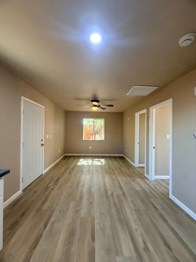774 M Acuna Ave