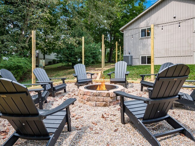 Photo - 305 Ridgeway Dr