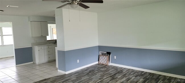 Photo - 234 W Valerian Pl House