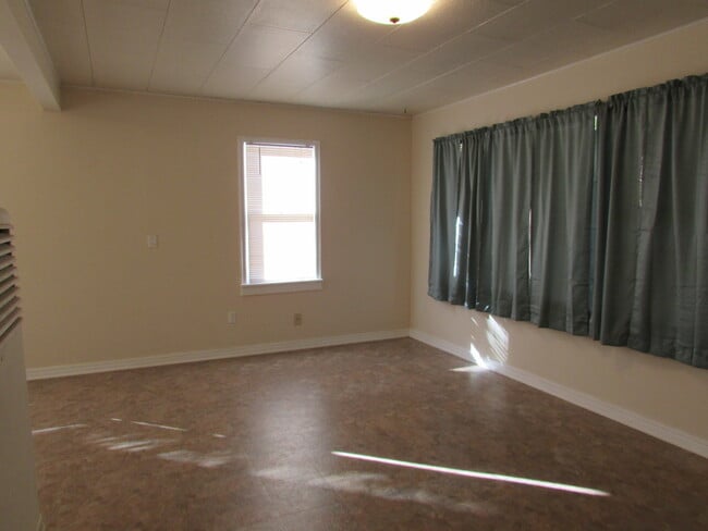 Photo - $900 3 Bedroom/1 Bath Spacious Home, Locat...