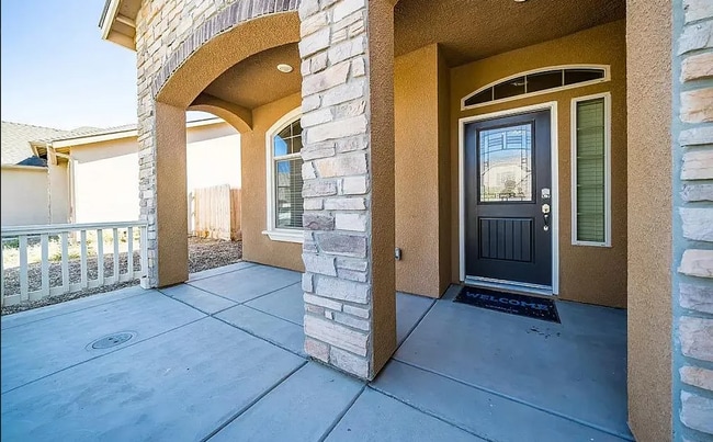 Photo - Loaded with Space and Amenities!