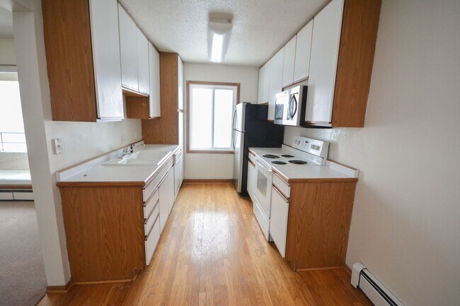 Photo - Rare 3bedroom Valhalla condo - basic cable & internet included!