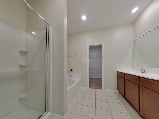 Photo - 536 Red Dusk Paint Dr