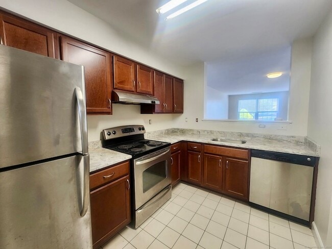 Photo - 14 Fairgate Dr